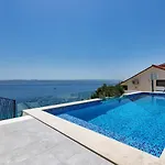 Villa Plenus